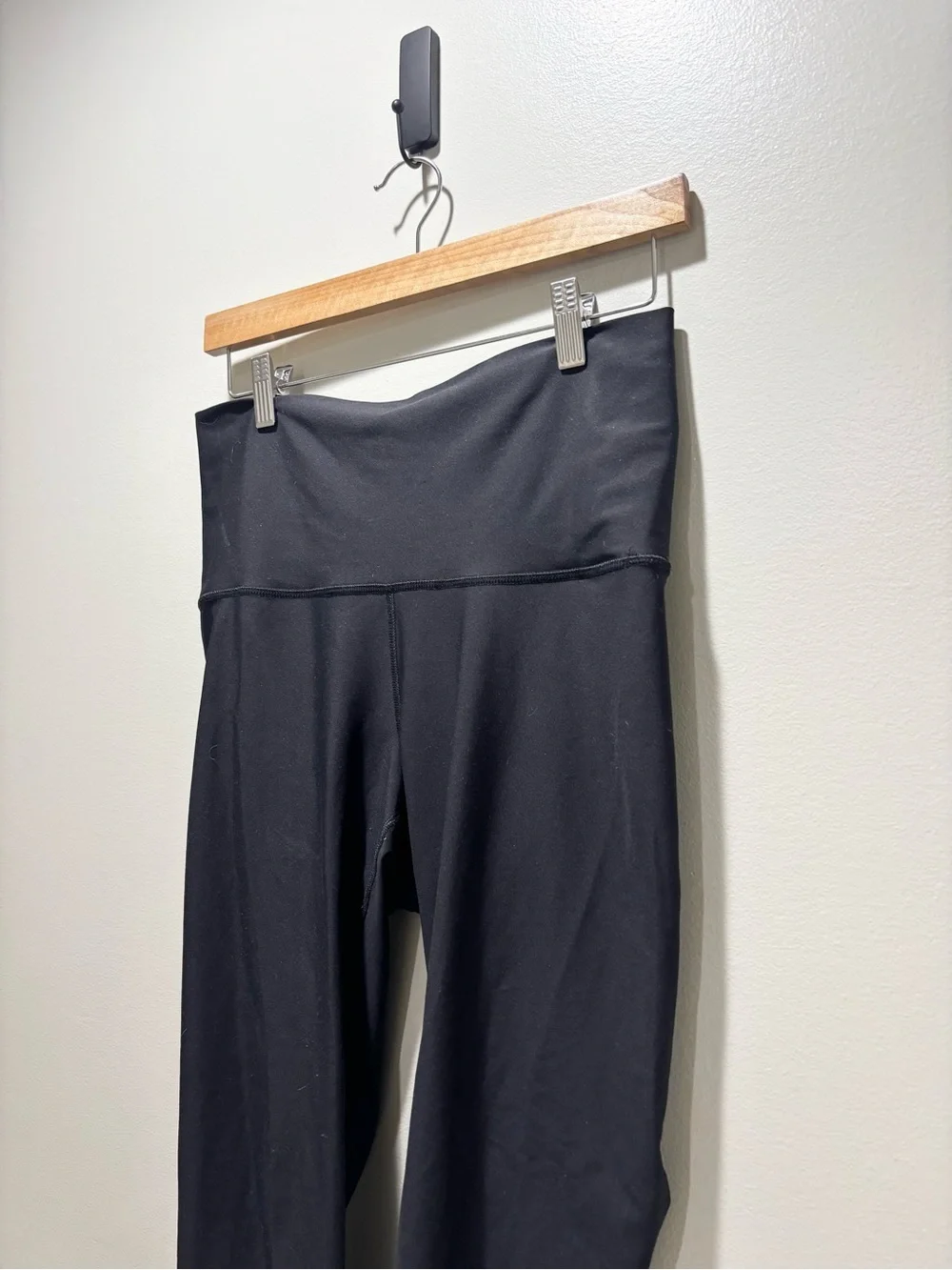 Old Navy Black High-Waist Powersoft Leggings Athleisure Activewear Size Large